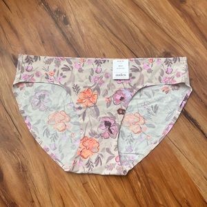 NWT women’s underwear, silky smooth size M 8/10
